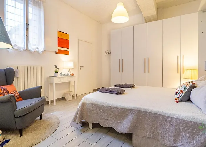 Loveflat - Scopri In Bicicletta فيرّارا